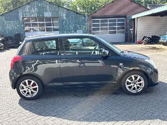 Suzuki Swift 1.3 VVT 16V Hatchback  Benzine 1.328cc 68kW (92pk) FWD 2005 picture 6