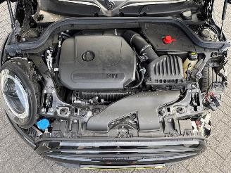 Mini Cooper 1.5 12V Cooper Hatchback 2Dr Benzine 1.499cc 100kW (136pk) FWD picture 27