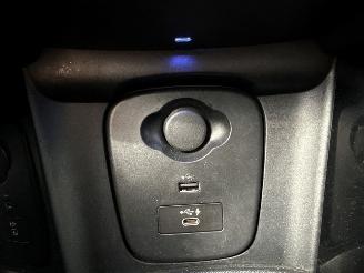 Mini Cooper 1.5 12V Cooper Hatchback 2Dr Benzine 1.499cc 100kW (136pk) FWD picture 18