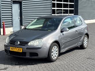 uszkodzony samochody osobowe Volkswagen Golf 1.4 FSI 16V Hatchback  Benzine 1.390cc 66kW (90pk) FWD 2005/9
