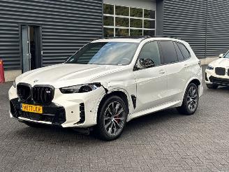 Coche accidentado BMW X5 M60i xDrive 4.4i V8 32V Mild Hybrid SUV  Elektrisch Benzine 4.395cc 390kW (530pk) 4x4 2024/11