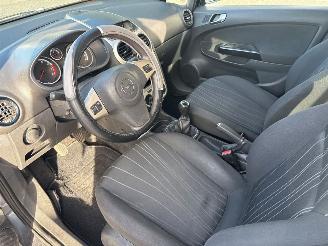 Opel Corsa 1.2 16V Hatchback  Benzine 1.229cc 59kW (80pk) FWD picture 10