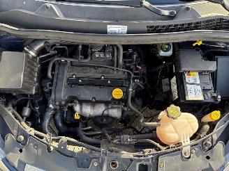 Opel Corsa 1.2 16V Hatchback  Benzine 1.229cc 59kW (80pk) FWD picture 22