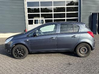 Opel Corsa 1.2 16V Hatchback  Benzine 1.229cc 59kW (80pk) FWD picture 2