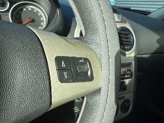 Opel Corsa 1.2 16V Hatchback  Benzine 1.229cc 59kW (80pk) FWD picture 20