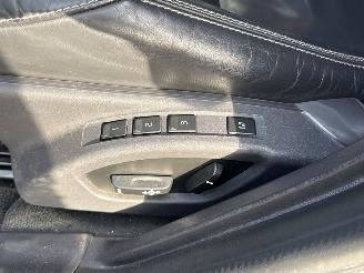 Volvo V-60 2.4 D6 20V Plug-in Hybrid AWD Combi/o  Elektrisch Diesel 2.401cc 206kW (280pk) 4x4 picture 14