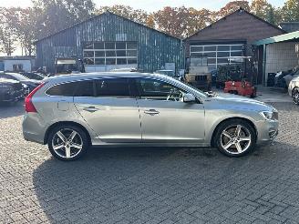 Volvo V-60 2.4 D6 20V Plug-in Hybrid AWD Combi/o  Elektrisch Diesel 2.401cc 206kW (280pk) 4x4 picture 6