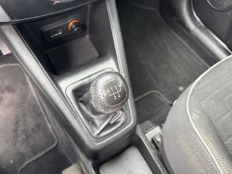 Kia Venga 1.4 CVVT 16V MPV  Benzine 1.396cc 66kW (90pk) FWD picture 18