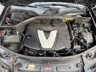 Mercedes ML 3.0 ML-280 CDI 4-Matic V6 24V SUV  Diesel 2.987cc 140kW (190pk) 4x4 picture 25