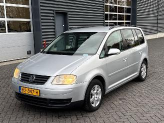 skadebil auto Volkswagen Touran 1.6 FSI 16V MPV  Benzine 1.598cc 85kW (116pk) FWD 2003/6