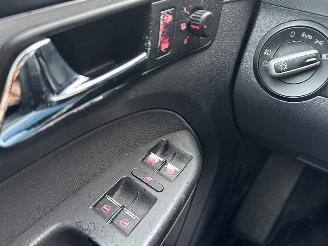 Volkswagen Touran 1.6 FSI 16V MPV  Benzine 1.598cc 85kW (116pk) FWD picture 17