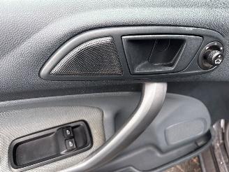 Ford Fiesta 1.25 16V Hatchback  Benzine 1.242cc 60kW (82pk) FWD picture 17