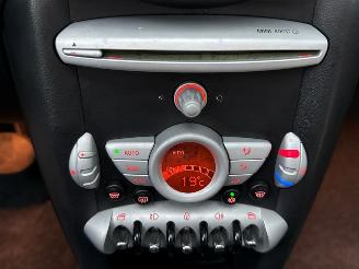 Mini Cooper 1.6 16V Cooper Hatchback  Benzine 1.598cc 88kW (120pk) FWD picture 14