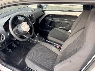 Volkswagen Up! 1.0 12V 60 Hatchback  Benzine 999cc 44kW (60pk) FWD picture 11