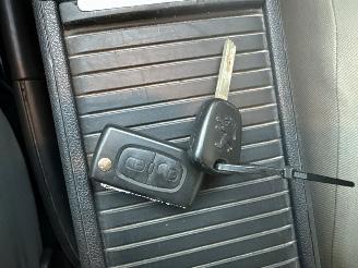 Peugeot Partner 1.6 16V Phase 1 MPV  Benzine 1.587cc 80kW (109pk) FWD picture 20