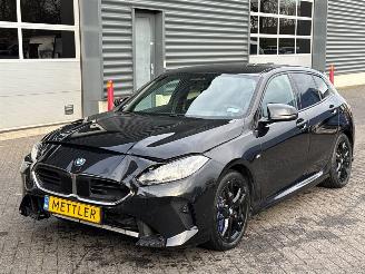 skadebil auto BMW 1-serie M135i xDrive 2.0 TwinPower 16V Hatchback  Benzine 1.998cc 221kW (300pk) 4x4 2025/2