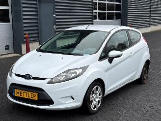 uszkodzony samochody osobowe Ford Fiesta 1.25 16V Hatchback  Benzine 1.242cc 44kW (60pk) FWD 2010/11