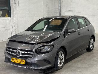 Auto incidentate Mercedes B-klasse 1.3 B-180 Turbo 16V Hatchback  Benzine 1.332cc 100kW (136pk) FWD 2020/1