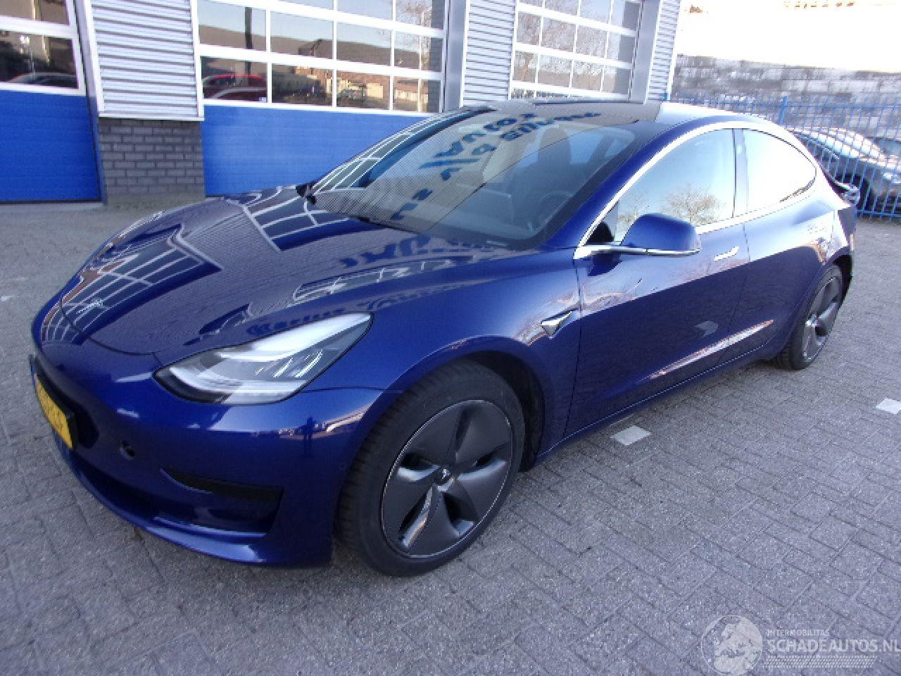 Tesla Model 3 RWD PLUS 175KW PANORAMA