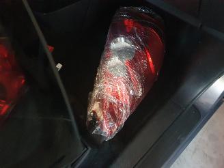 Mazda 5 2.0 EXECUTIVE 7 PERSOONS Met Gebruikte onderdelen erbij picture 19