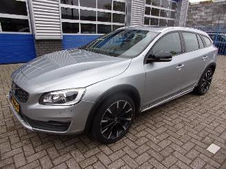 škoda osobní automobily Volvo V-60 CROSS COUNTRY 2.0 T5 NORDIC+ 2017/2