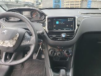 Peugeot 208 1.2 PureTech Blue Lion picture 19
