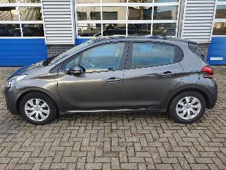 Peugeot 208 1.2 PureTech Blue Lion picture 2