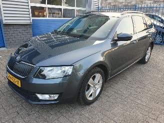 Voiture accidenté Skoda Octavia 1.2 TSI Greentech Ambition 2015/8
