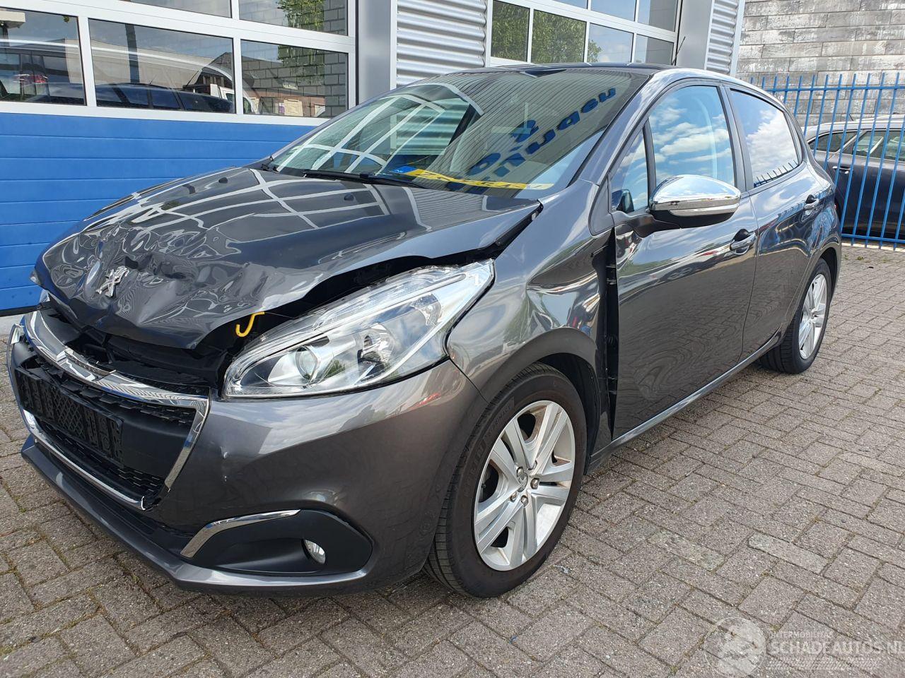 Peugeot 208 1.2 PureTech Signature