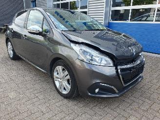 Peugeot 208 1.2 PureTech Signature picture 7