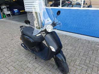 damaged scooters AGM  VX50 plus Snorscooter 2019/4