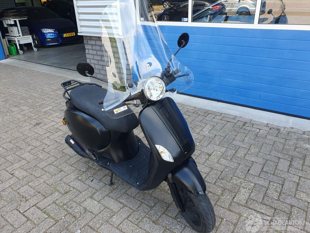 AGM  VX50 plus Snorscooter