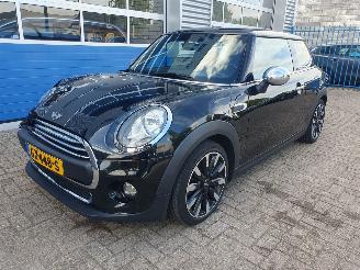 Damaged car Mini One 1.2 One Business Automaat 2015/9
