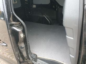 Peugeot Partner L2 122 1.6 BlueHDi 100 Premium Pack S&S picture 19