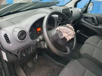 Peugeot Partner L2 122 1.6 BlueHDi 100 Premium Pack S&S picture 11