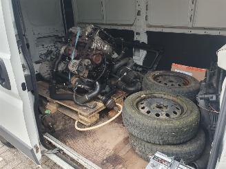 Peugeot Boxer 335 3.0 HDI L2H2 picture 17