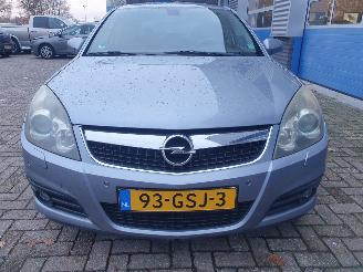 Opel Vectra GTS 1.8-16V Executive Automaat picture 8