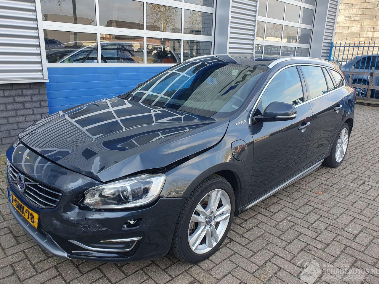 Volvo V-60 2.4 D6 AWD Plug-In Hybrid Summum