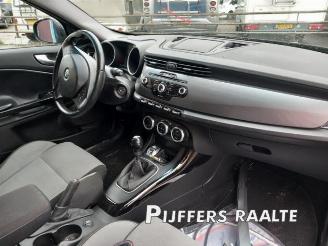 Alfa Romeo Giulietta Giulietta (940), Hatchback, 2010 / 2020 1.6 JTDm 16V picture 14