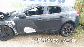 Volvo V-40 V40 (MV), Hatchback 5-drs, 2012 / 2019 2.0 D3 16V picture 2