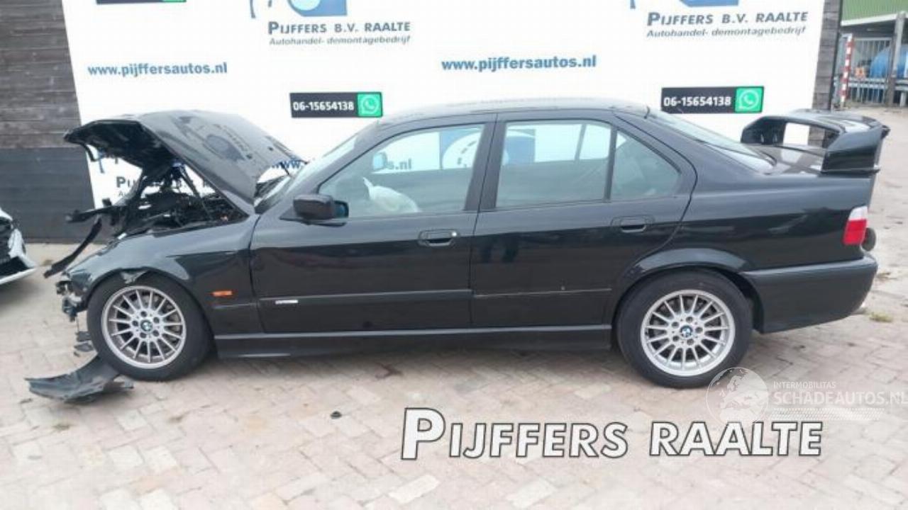 BMW 3-serie 3 serie (E36/4), Sedan, 1990 / 1998 320i 24V