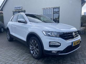Schadeauto Volkswagen T-Roc 1.5 TSI Style N.A.P NL AUTO PRACHTIG!!! 2019/2