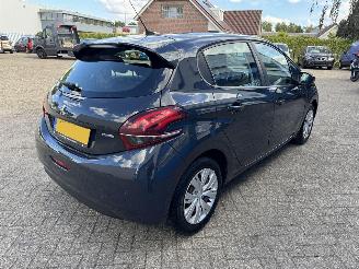 Peugeot 208 1.2 PURE TECH BLUE LION picture 6