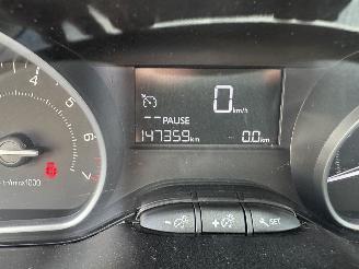 Peugeot 208 1.2 PURE TECH BLUE LION picture 21