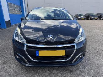 Peugeot 208 1.2 PURE TECH BLUE LION picture 3