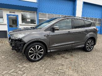 Schadeauto Ford Kuga 1.5  AUTOMAAT  ST-LINE 2017/10