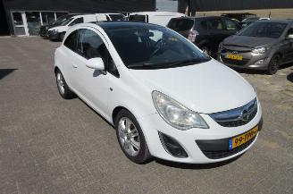 Damaged car Opel Corsa 1.4 16v Color edition 2012/3