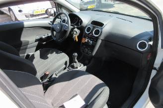 Opel Corsa 1.4 16v Color edition picture 11