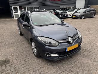 Coche accidentado Renault Mégane 1.2 TCe Limited Pano 2016/6