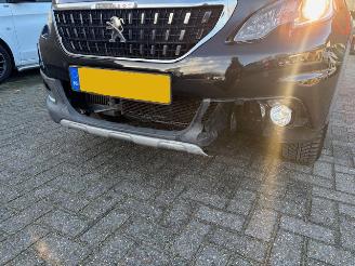 Peugeot 2008 1.2 PureTech Allure picture 8